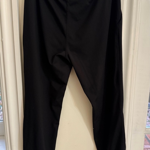 Vuori Black Jogger Pants. Great condition. Only worn once - Picture 6 of 6
